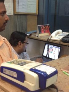 The owner of a Pani Puri snack food joint in Bangalore 'busy' with Facebook
